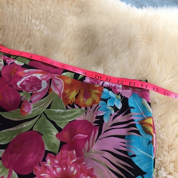 Vibrant floral skirt size 10P - Picture 10 of 11